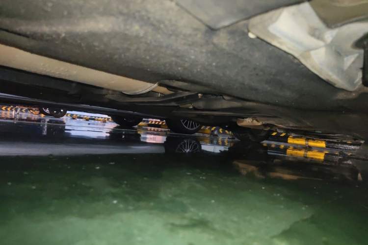 Used Chrysler 300C 2014 3.0L Excellence Edition Chassis Rear Right