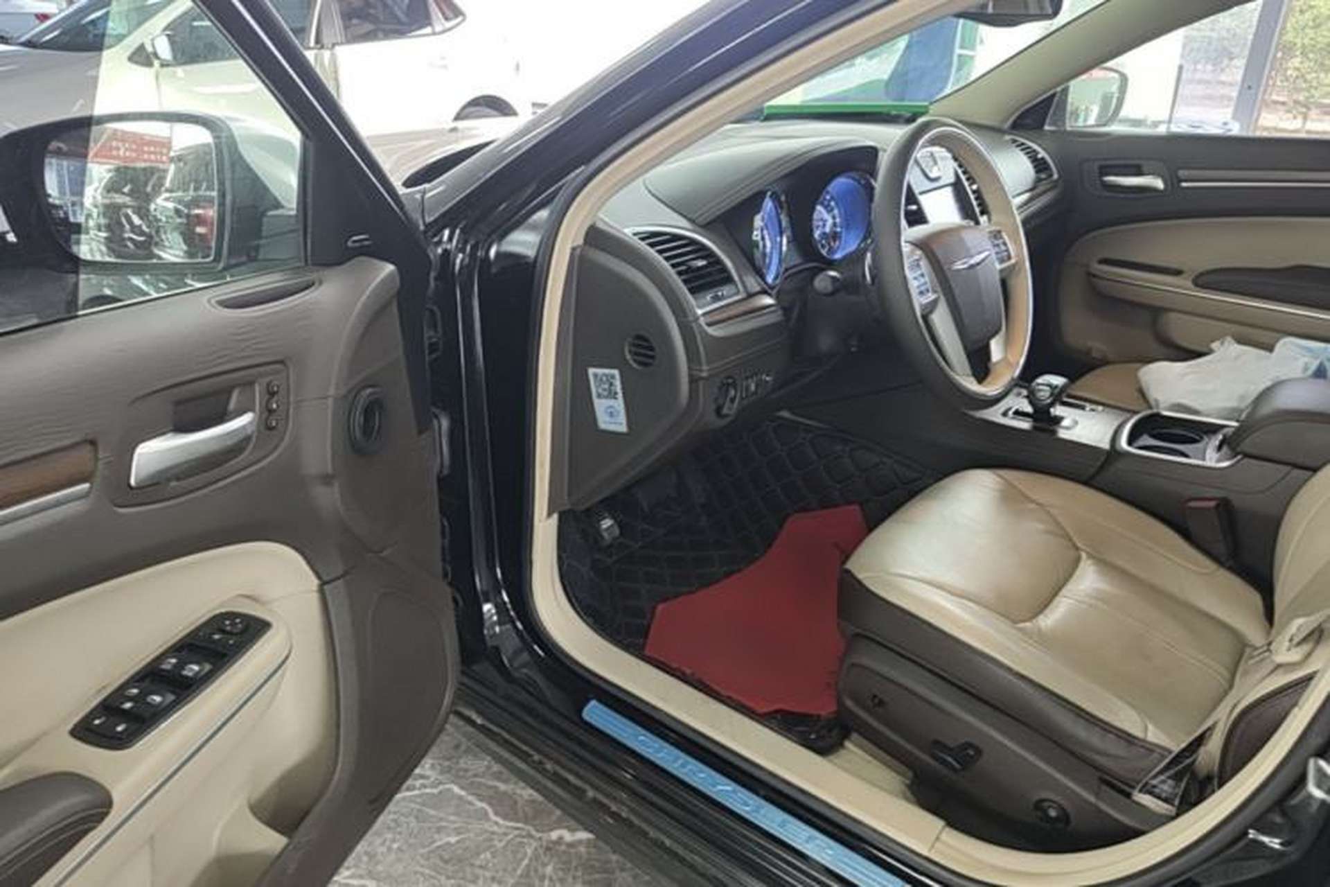 Used Chrysler 300C 2014 3.0L Excellence Edition Driver Seat