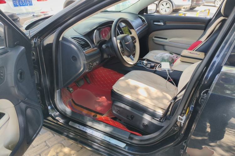 Used Chrysler 300C 2014 3.0L Excellence Edition Driver Seat