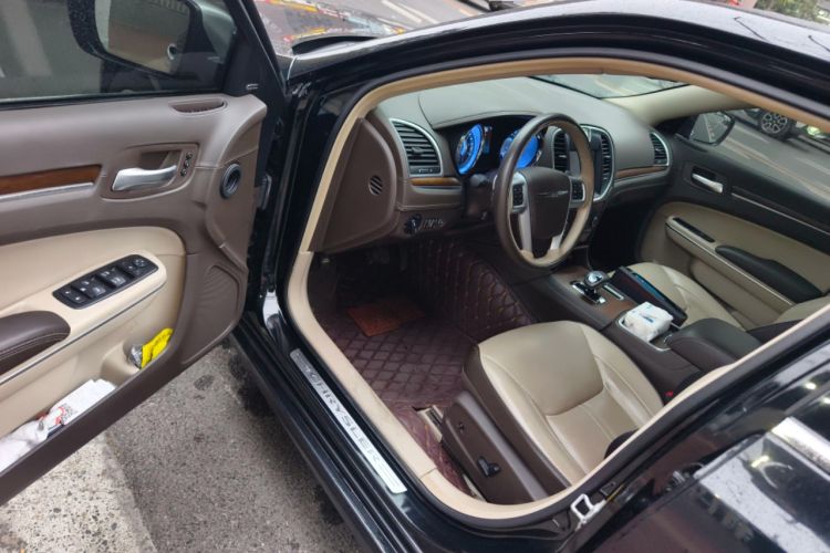 Used Chrysler 300C 2014 3.0L Excellence Edition Driver Seat