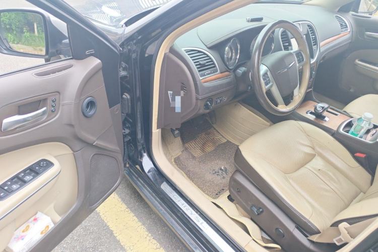Used Chrysler 300C 2014 3.0L Excellence Edition Driver Seat