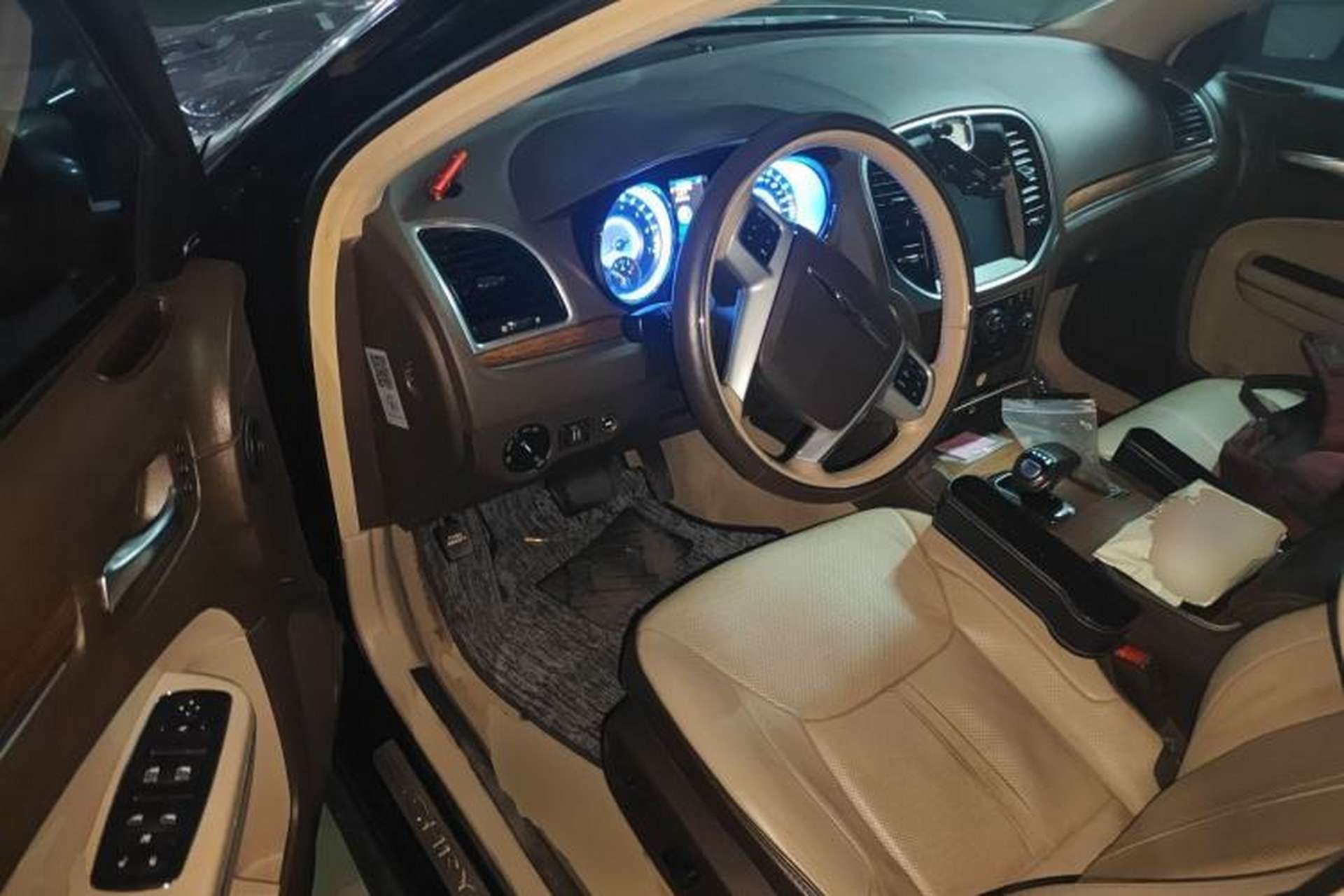 Used Chrysler 300C 2014 3.0L Excellence Edition Driver Seat