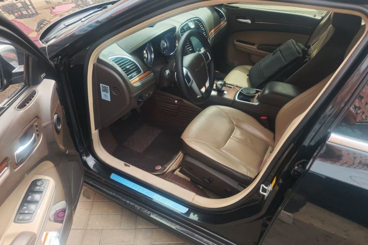 Used Chrysler 300C 2014 3.0L Excellence Edition Driver Seat