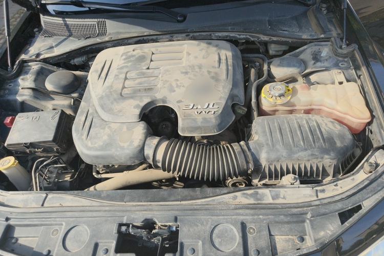 Used Chrysler 300C 2014 3.0L Excellence Edition Engine Bay