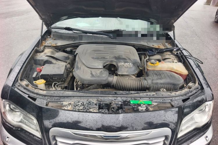 Used Chrysler 300C 2014 3.0L Excellence Edition Engine Bay