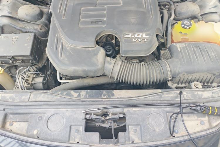Used Chrysler 300C 2014 3.0L Excellence Edition Engine Bay