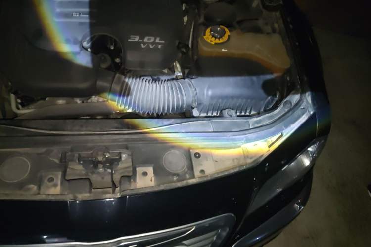 Used Chrysler 300C 2014 3.0L Excellence Edition Engine Bay Left