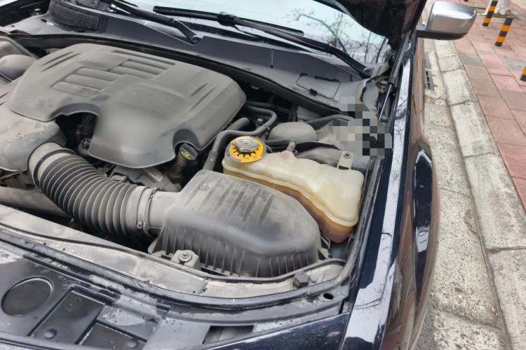 Used Chrysler 300C 2014 3.0L Excellence Edition Engine Bay Left