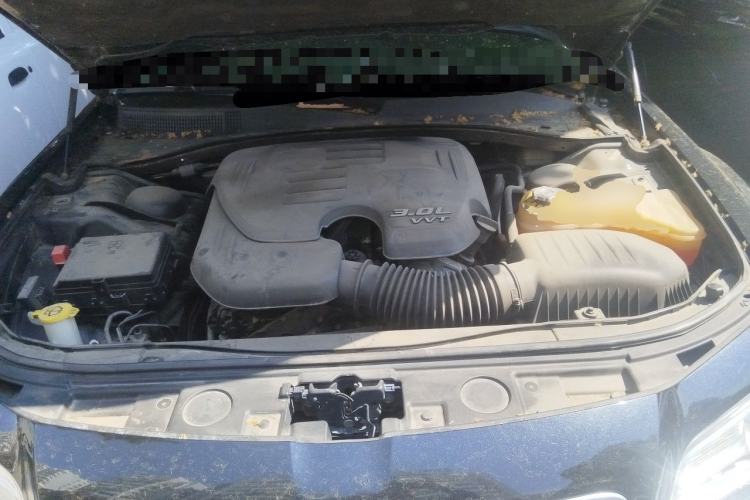 Used Chrysler 300C 2014 3.0L Excellence Edition Engine Bay