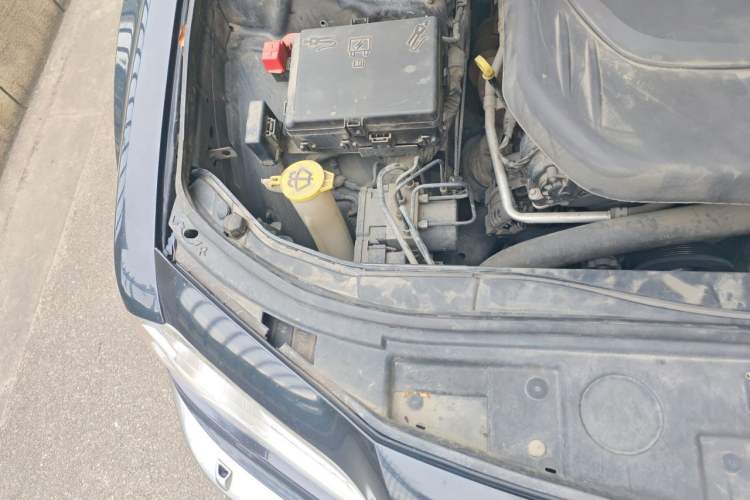 Used Chrysler 300C 2014 3.0L Excellence Edition Engine Bay Right