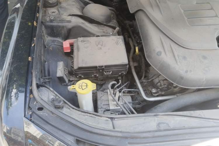 Used Chrysler 300C 2014 3.0L Excellence Edition Engine Bay Right