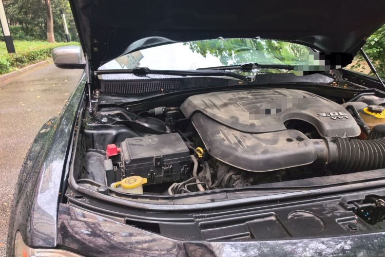 Used Chrysler 300C 2014 3.0L Excellence Edition Engine Bay Right