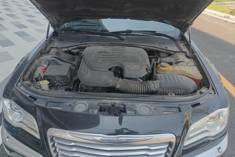 Used Chrysler 300C 2014 3.0L Excellence Edition Engine Bay