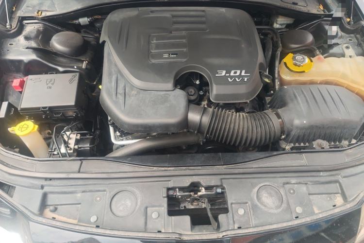 Used Chrysler 300C 2014 3.0L Excellence Edition Engine Bay