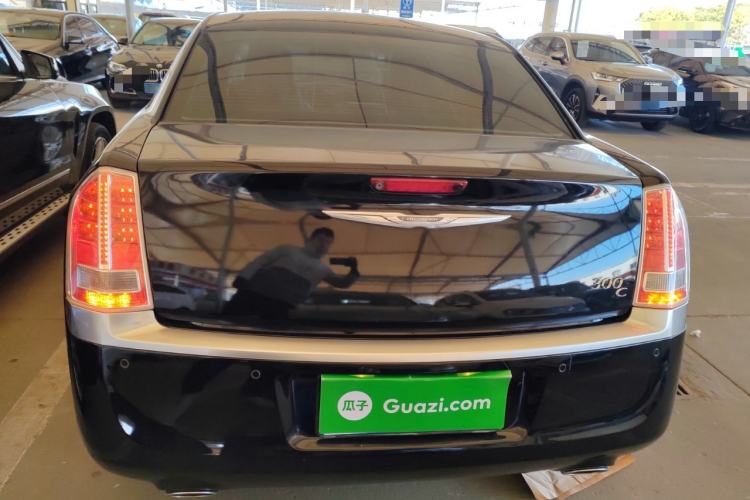 Used Chrysler 300C 2014 3.0L Excellence Edition Exterior 4