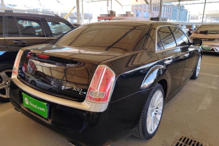 Used Chrysler 300C 2014 3.0L Excellence Edition Exterior 5