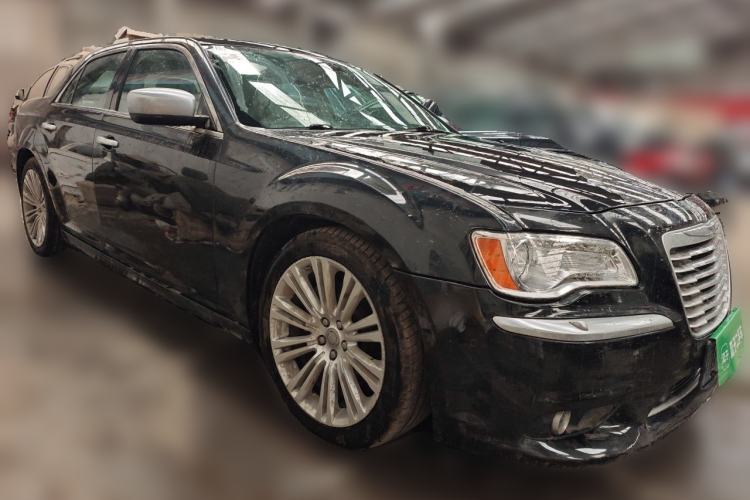 Used Chrysler 300C 2014 3.0L Excellence Edition Front Right 45 Deg