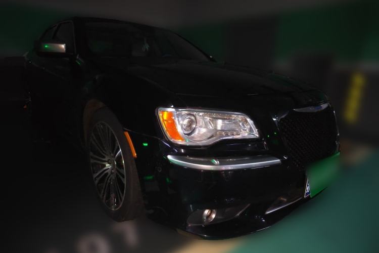 Used Chrysler 300C 2014 3.0L Excellence Edition Front Right 45 Deg