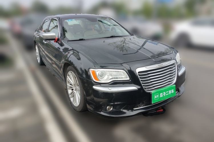 Used Chrysler 300C 2014 3.0L Excellence Edition Front Right 45 Deg