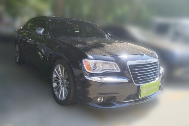 Used Chrysler 300C 2014 3.0L Excellence Edition Front Right 45 Deg