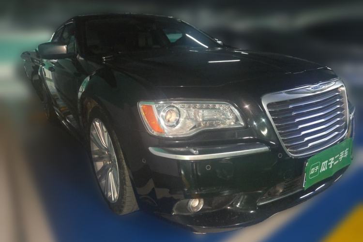 Used Chrysler 300C 2014 3.0L Excellence Edition Front Right 45 Deg