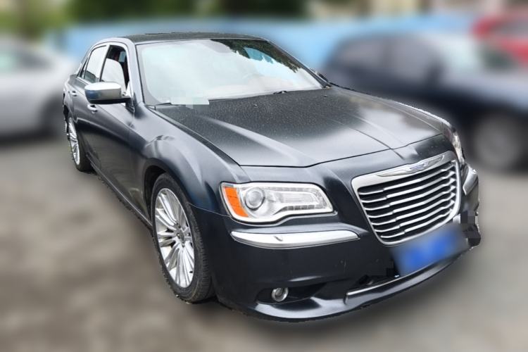 Used Chrysler 300C 2014 3.0L Excellence Edition Front Right 45 Deg