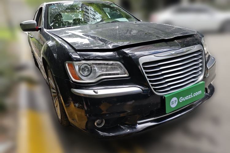 Used Chrysler 300C 2014 3.0L Excellence Edition Front Right 45 Deg