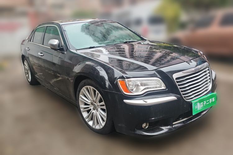 Used Chrysler 300C 2014 3.0L Excellence Edition Front Right 45 Deg