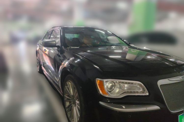 Used Chrysler 300C 2014 3.0L Excellence Edition Front Right 45 Deg