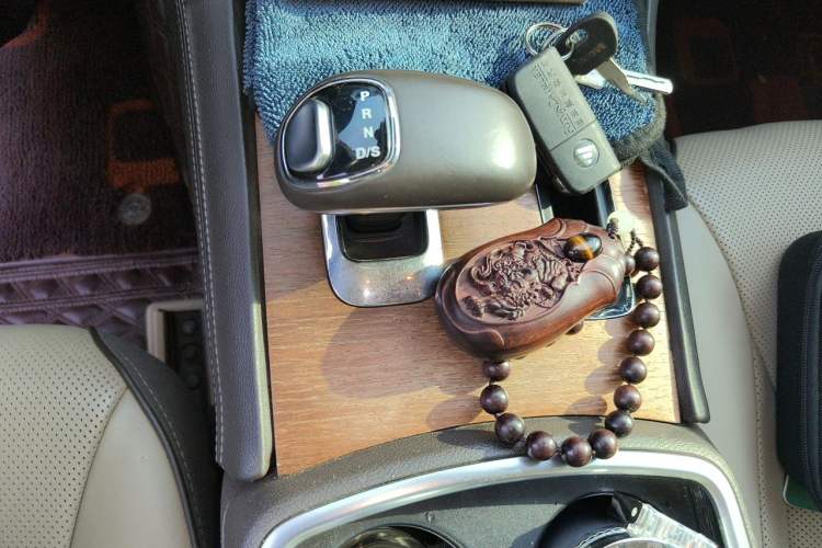 Used Chrysler 300C 2014 3.0L Excellence Edition Gear Lever