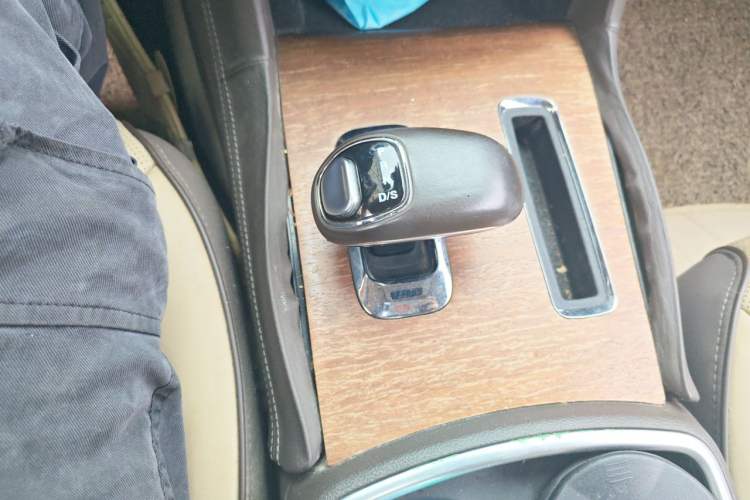 Used Chrysler 300C 2014 3.0L Excellence Edition Gear Lever