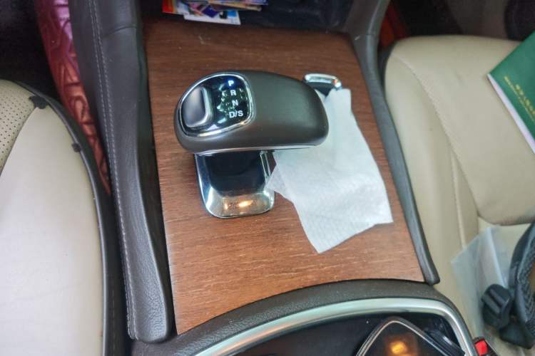 Used Chrysler 300C 2014 3.0L Excellence Edition Gear Lever