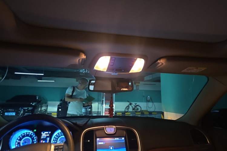 Used Chrysler 300C 2014 3.0L Excellence Edition Headliner