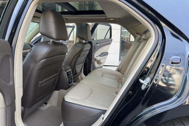 Used Chrysler 300C 2014 3.0L Excellence Edition Interior 5