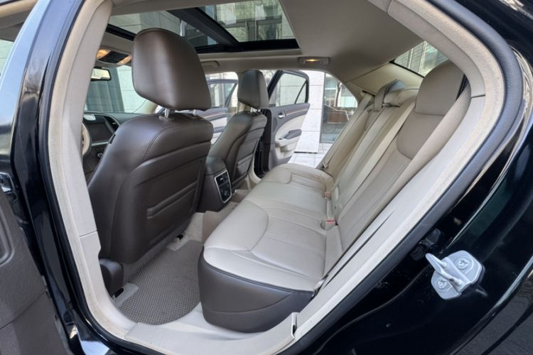 Used Chrysler 300C 2014 3.0L Excellence Edition Interior 6