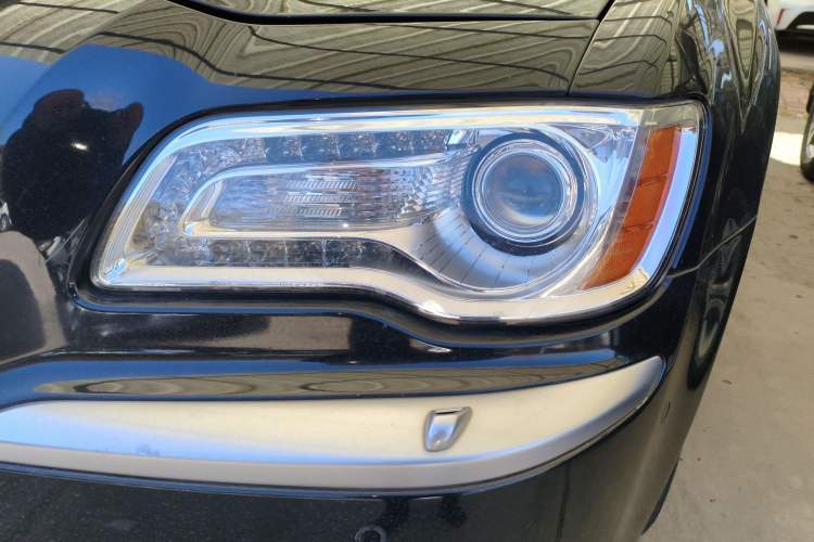 Used Chrysler 300C 2014 3.0L Excellence Edition Left Front Headlight