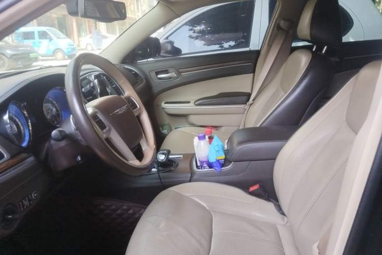 Used Chrysler 300C 2014 3.0L Excellence Edition Left Front Seat