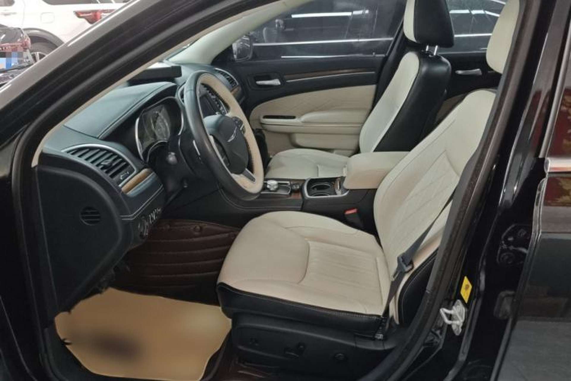 Used Chrysler 300C 2014 3.0L Excellence Edition Left Front Seat
