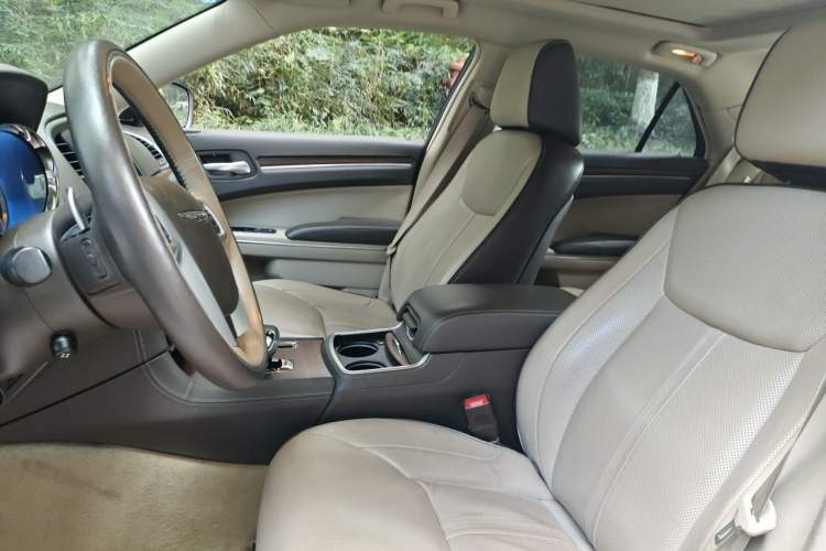 Used Chrysler 300C 2014 3.0L Excellence Edition Left Front Seat