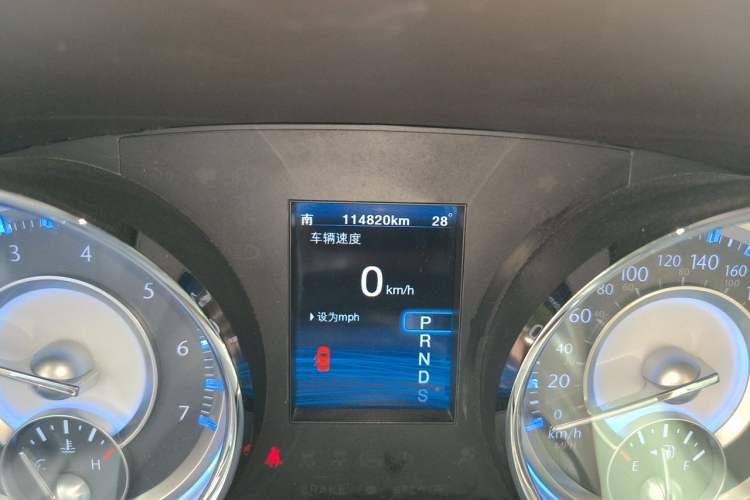 Used Chrysler 300C 2014 3.0L Excellence Edition Odometer Close Up