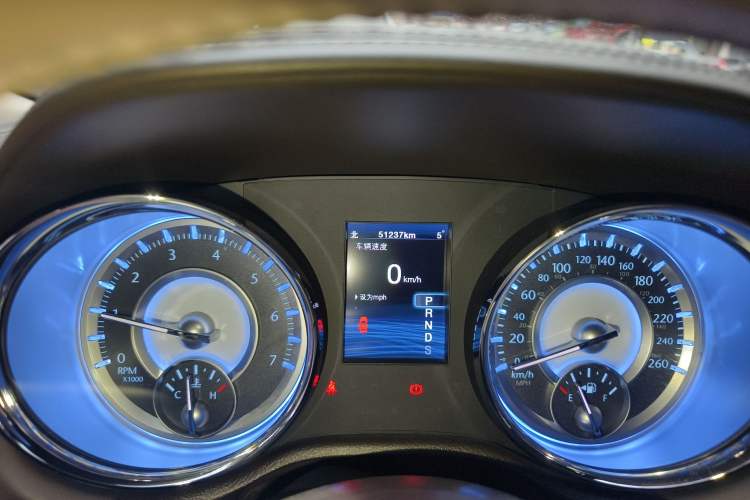 Used Chrysler 300C 2014 3.0L Excellence Edition Odometer Close Up