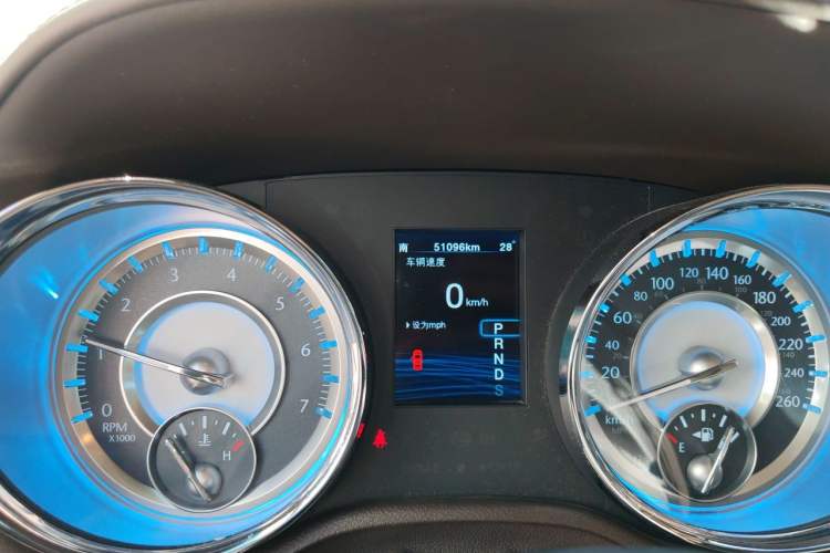 Used Chrysler 300C 2014 3.0L Excellence Edition Odometer Close Up