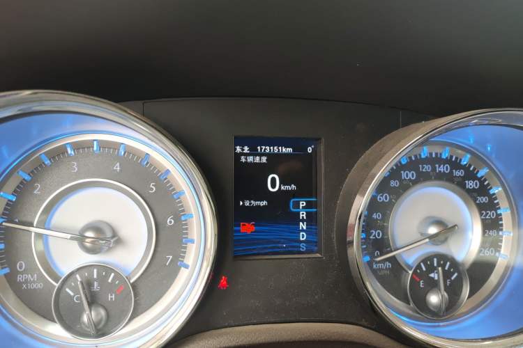 Used Chrysler 300C 2014 3.0L Excellence Edition Odometer Close Up