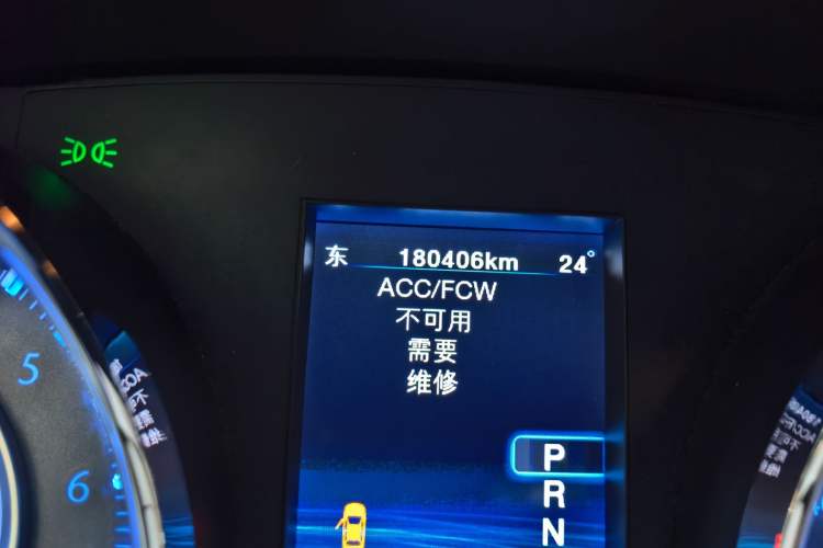 Used Chrysler 300C 2014 3.0L Excellence Edition Odometer Close Up