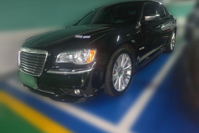 Used Chrysler 300C 2014 3.0L Excellence Edition