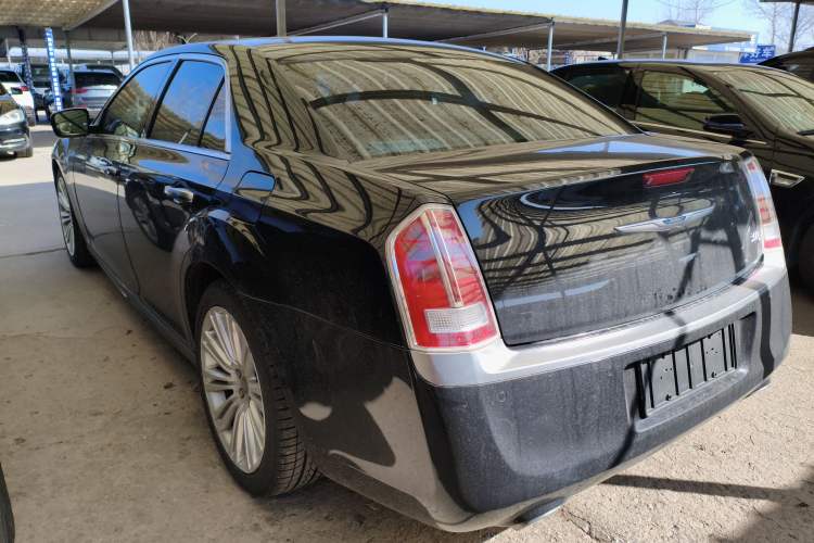 Used Chrysler 300C 2014 3.0L Excellence Edition Rear Left 45 Deg