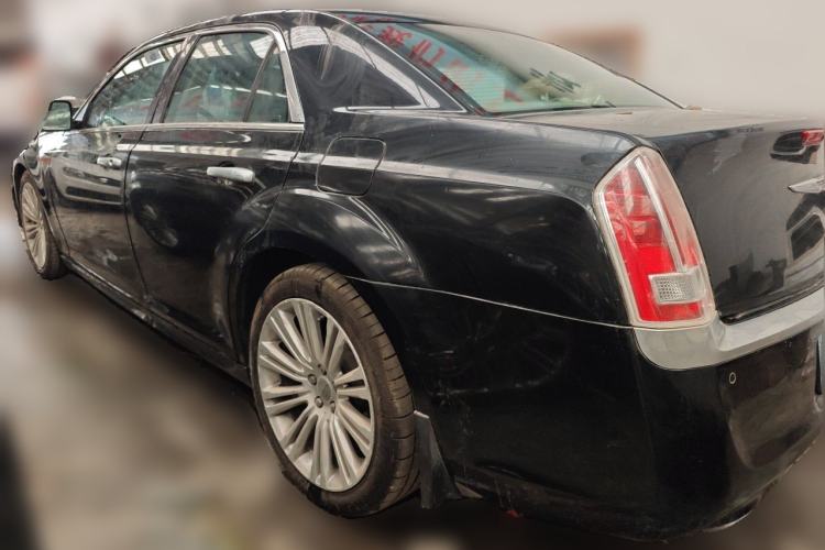 Used Chrysler 300C 2014 3.0L Excellence Edition Rear Left 45 Deg