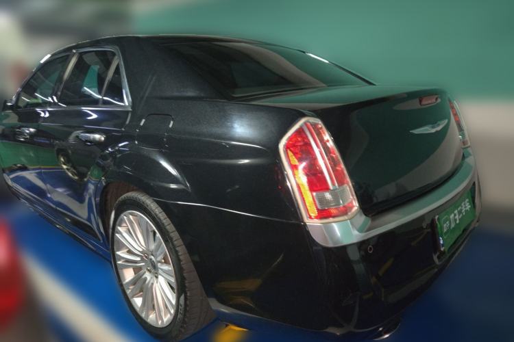 Used Chrysler 300C 2014 3.0L Excellence Edition Rear Left 45 Deg
