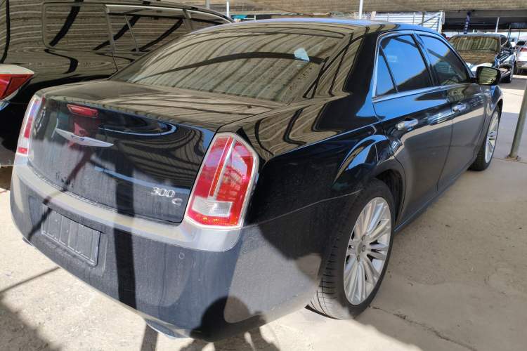 Used Chrysler 300C 2014 3.0L Excellence Edition Rear Right 45 Deg