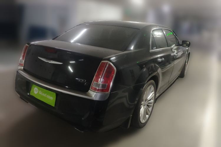 Used Chrysler 300C 2014 3.0L Excellence Edition Rear Right 45 Deg